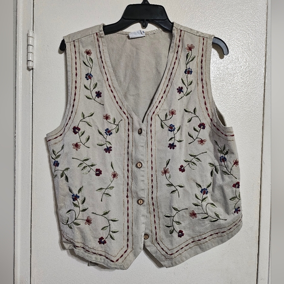 Bobbie Brooks White Floral Embroidered Vest - Picture 1 of 2